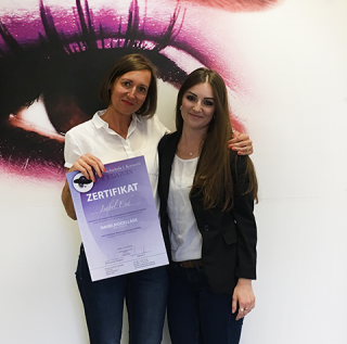 Kometikschülerin Isabel Kometikschülerin Isabel